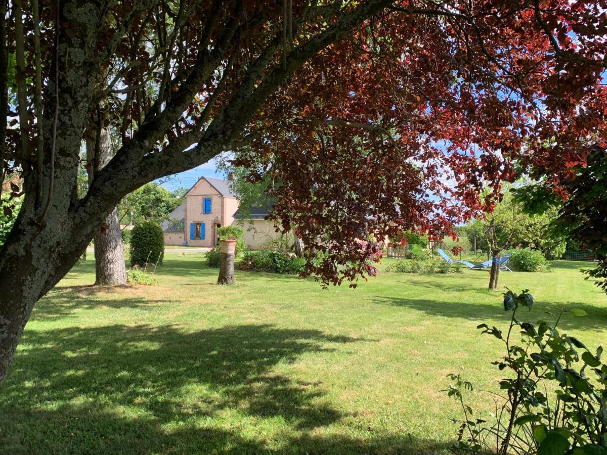 Les Logis Du Breuil Bed and Breakfast Marchéville Eksteriør billede