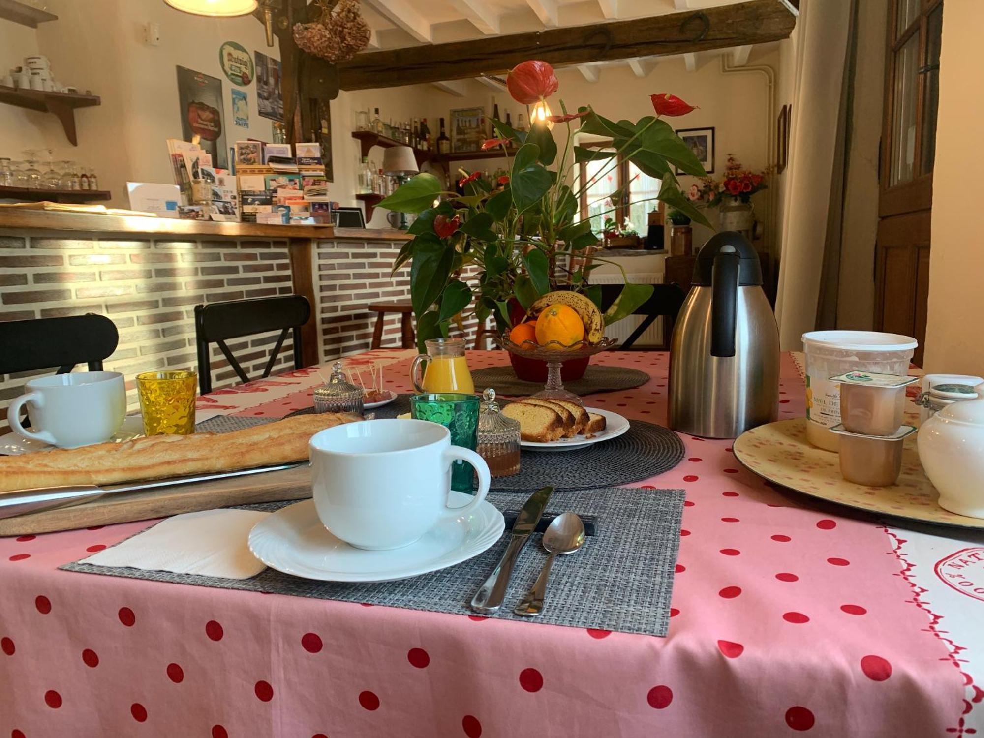 Les Logis Du Breuil Bed and Breakfast Marchéville Eksteriør billede