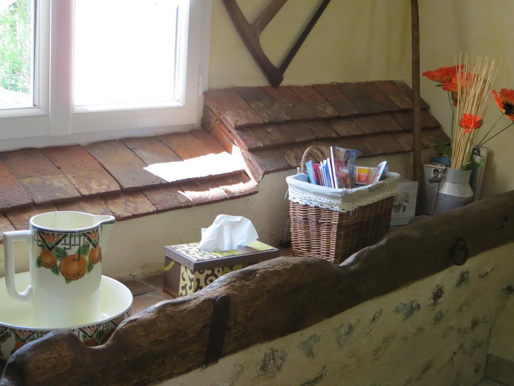 Les Logis Du Breuil Bed and Breakfast Marchéville Eksteriør billede