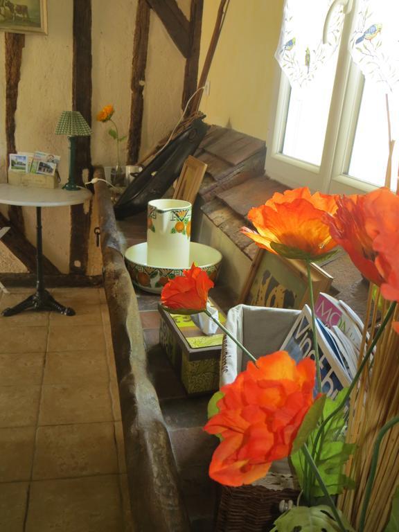 Les Logis Du Breuil Bed and Breakfast Marchéville Eksteriør billede